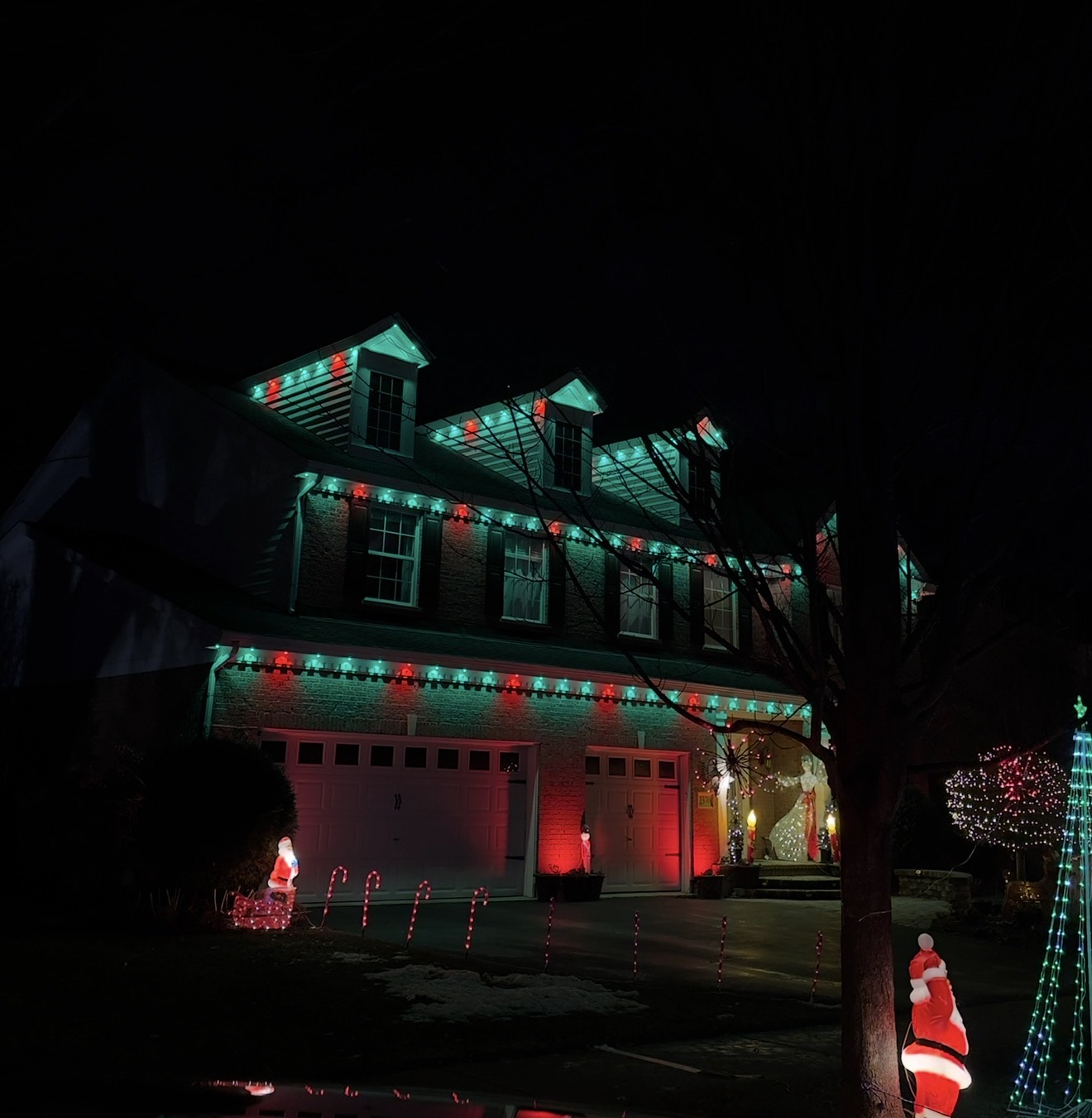 Permanent light installation Wheeling IL residential roofline