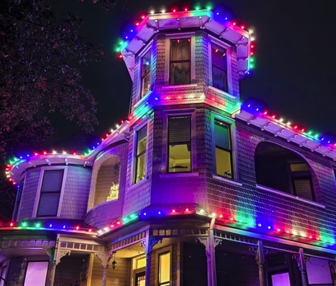Minleon RGBW+2 C9 permanent lights on a Victorian home in multicolor